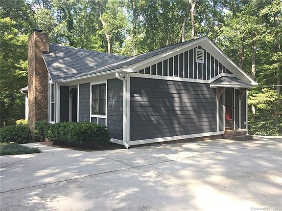 2nd image of 2809 Baker Cir