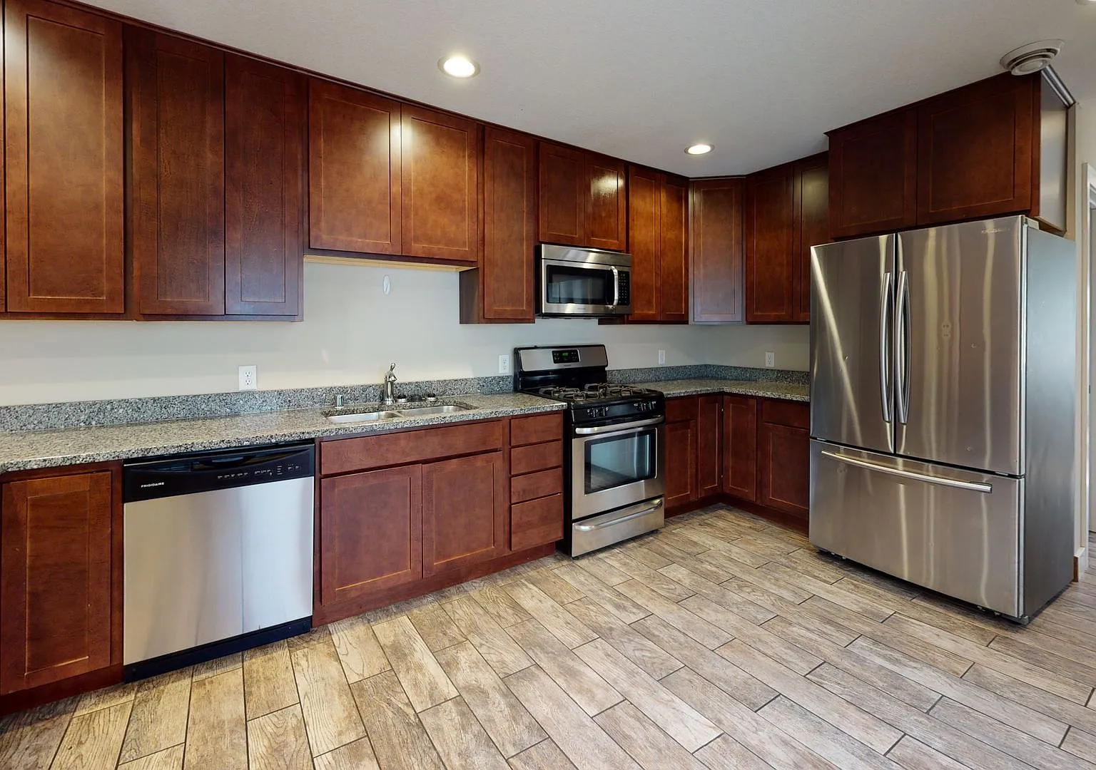 Duplex Near UMN — Photo 1