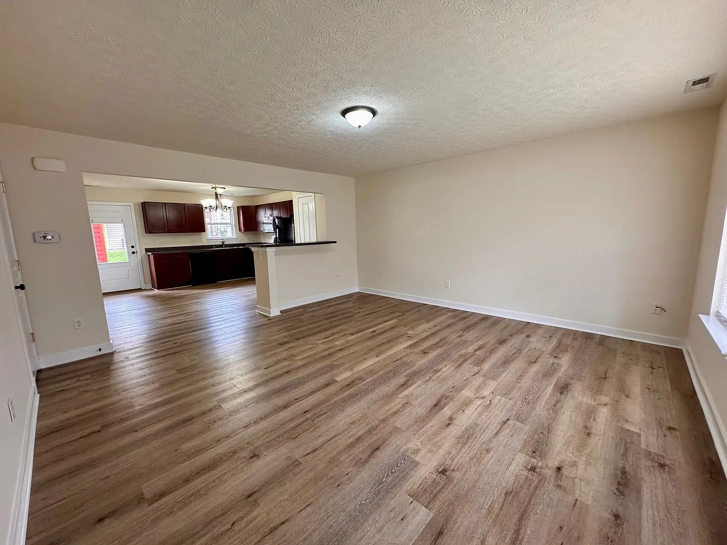 Townhouse for Rent in Beacon Hill — Photo 3
