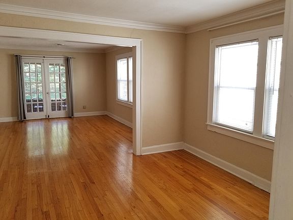 3rd image of 5009 Wyandotte St APT 1N