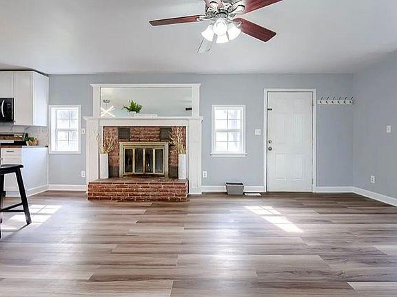 4th image of 5031 N Oakley Ave
