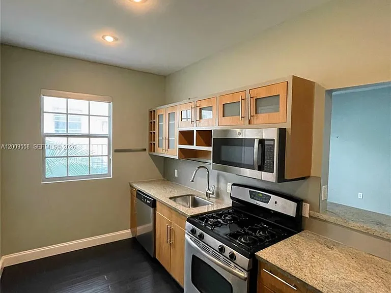 815 Euclid Ave #9 — Photo 3