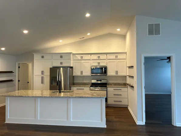 18467 Platinum Dr, Lowell, IN 46356