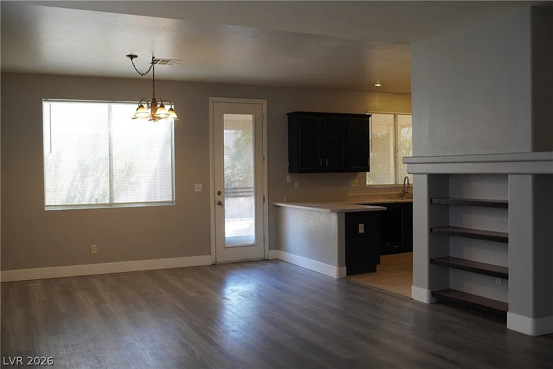 4 bed, 2.5 bath, 1885 sqft, $2,200 — Photo 4
