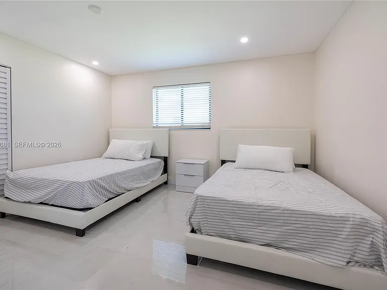 4700 McKinley St — Photo 11