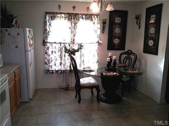 4th image of 504 Cove Hollow Dr
