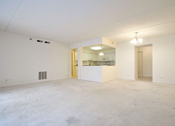 4th image of 7091 W Touhy Ave APT 303