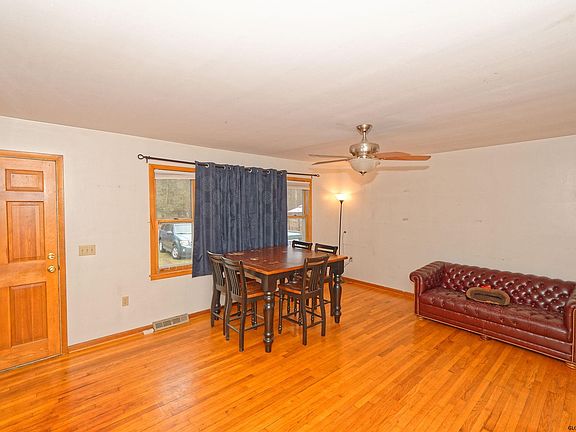 4th image of 1312 Division St