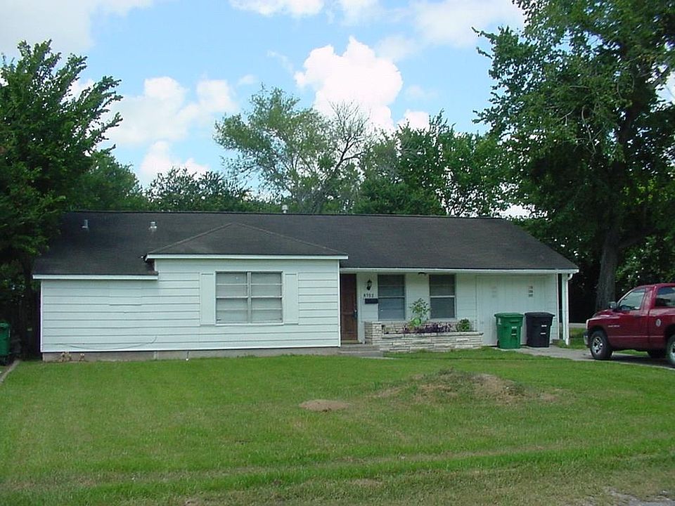 1st image of 8702 Tewantin Dr