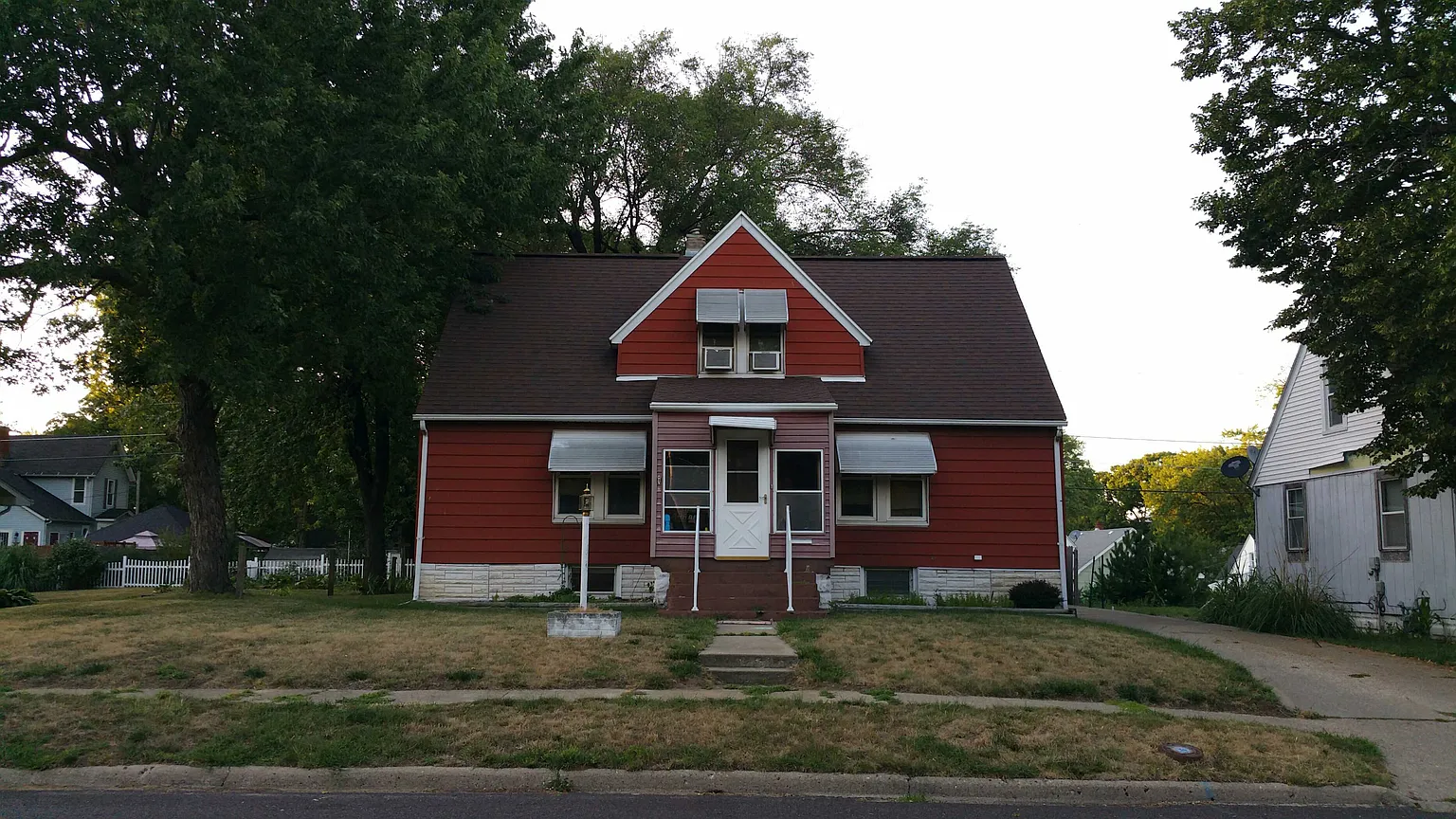 905 Oxford Ave photo 1