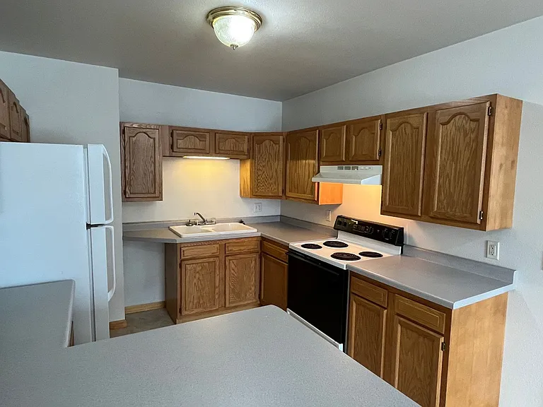 516 S Webb St — Photo 3