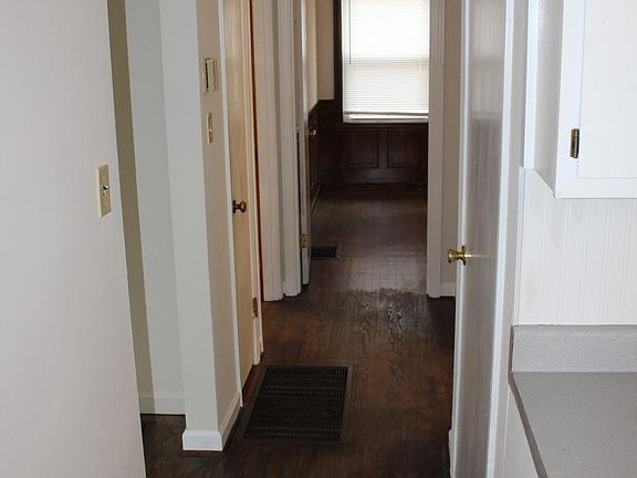 5th image of 2715 Lakeside Dr