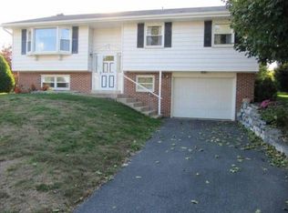 5336 Lake Dr, East Petersburg, PA 17520