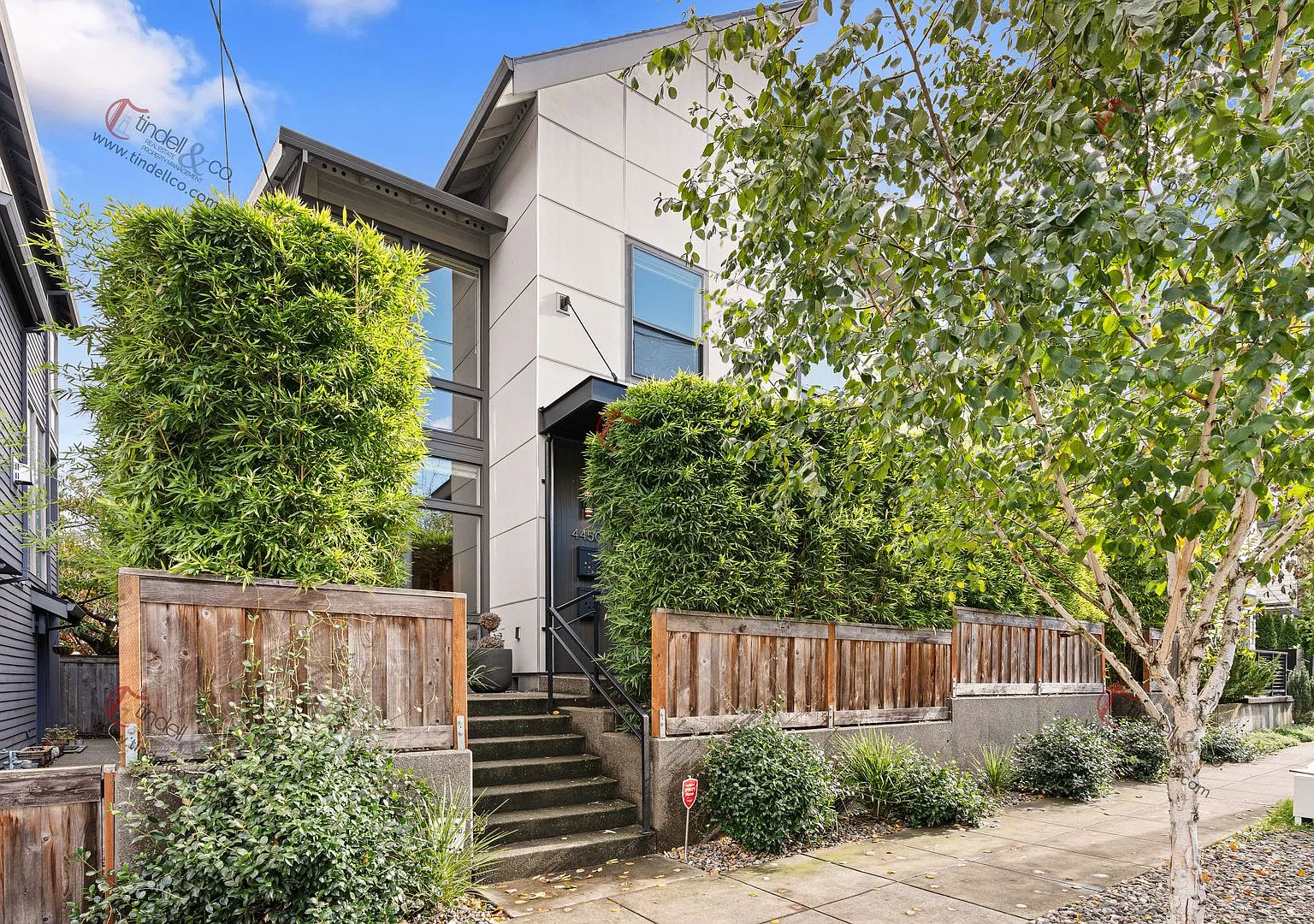 3 bed, 2.5 bath, 2252 sqft, $3,995 — Photo 1