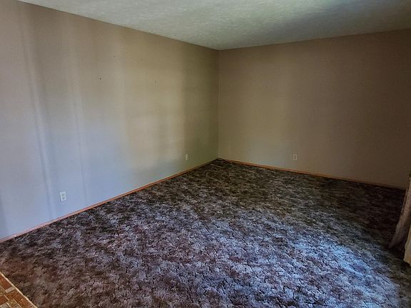 4th image of 1326 E Greenwood St