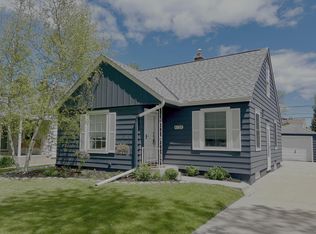 4728 N Diversey Blvd, Whitefish Bay, WI 53211