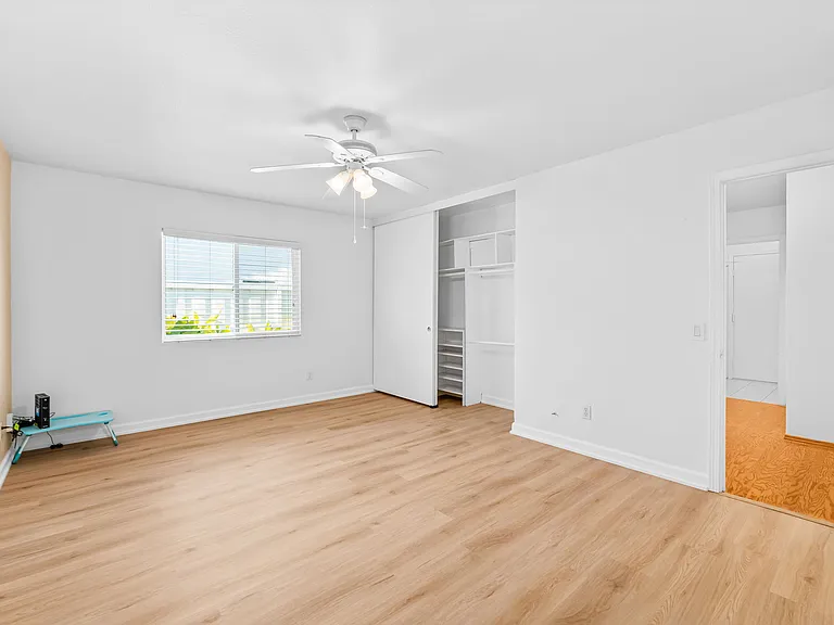 2039 Village Wood Rd — Photo 23