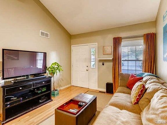 4th image of 226 Dahlia Dr