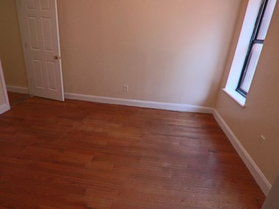 3rd image of 557 W 174th St APT 44
