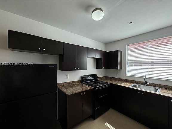 5th image of 529 NE 62nd St Unit 203