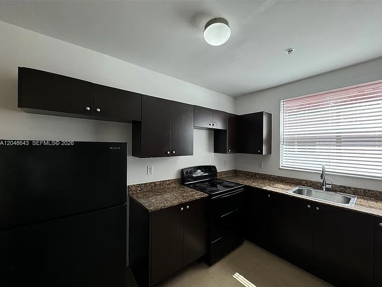 529 NE 62nd St #203 — Photo 5