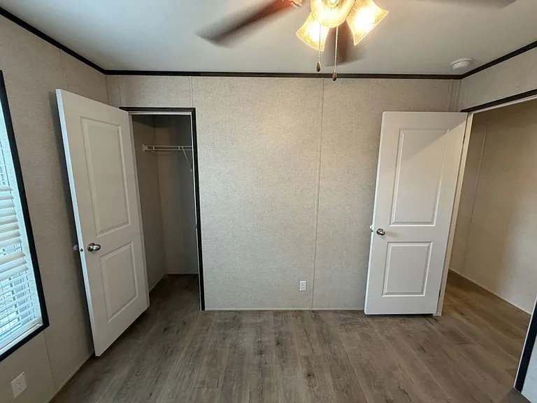 131 Lakeside Garden Cir #131 — Photo 7