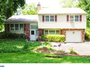 925 Baylowell Dr, West Chester, PA 19380