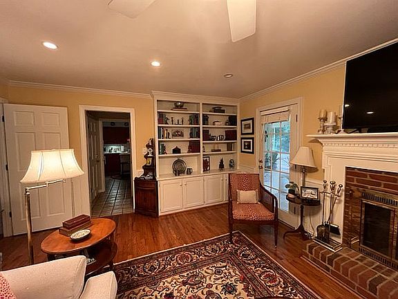 4th image of 4292 Spring House Ln