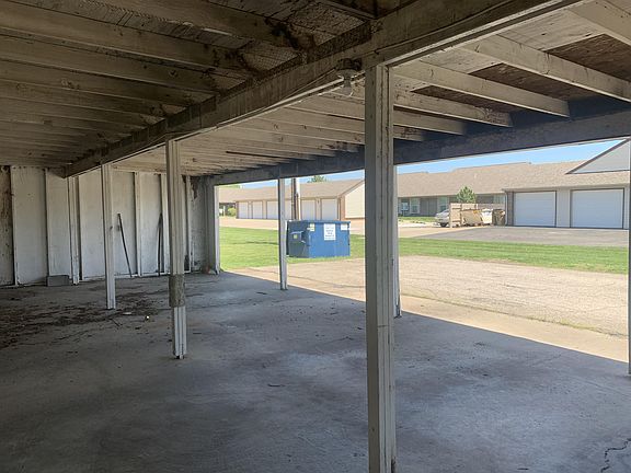 3rd image of 40 Pawnee Dr APT B