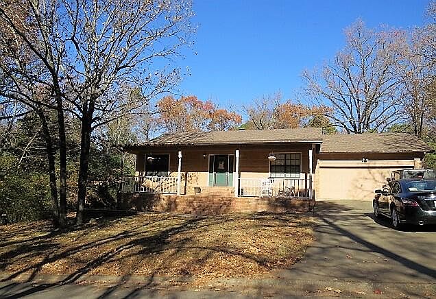 1st image of 119 Dawn Cir