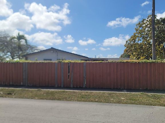 5th image of 9961 SW 13th Ter