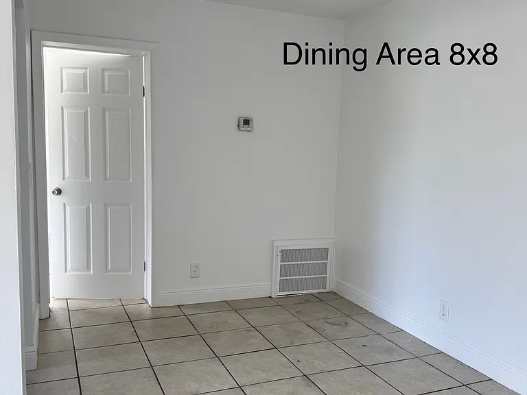425 NE 7th Ave #5 — Photo 8