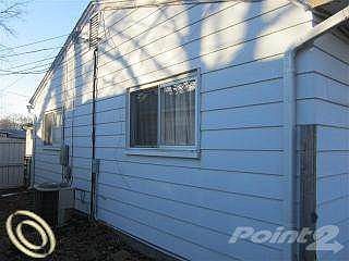 3rd image of 23400 Stauber Ave