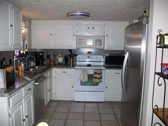 2nd image of 1004 Flamewood Dr