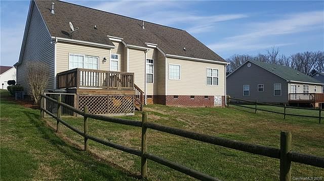 2nd image of 541 Strathclyde Way