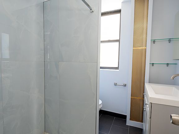 4th image of 205 W 103rd St APT 4C