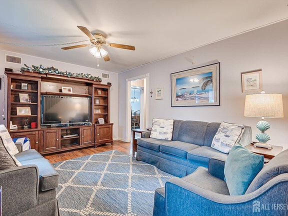 4th image of 29 Kendall Dr