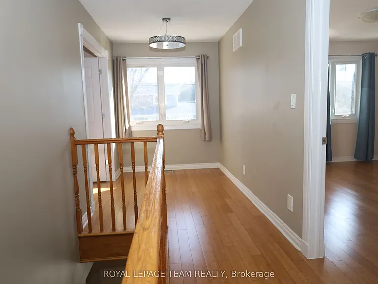 2194 Niagara Dr S — Photo 13