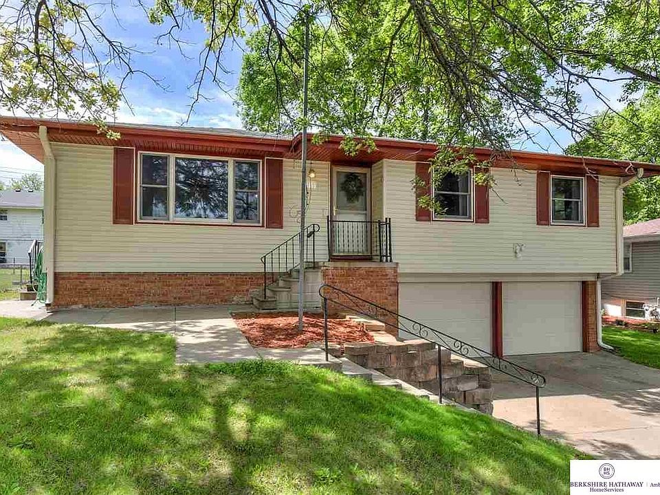 1st image of 4859 Robin Dr