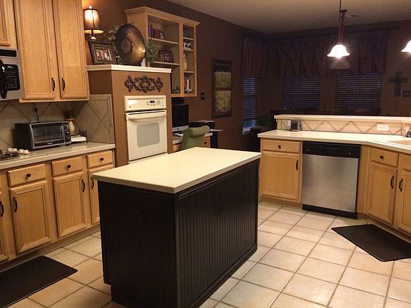 3rd image of 7509 Park Gate Dr