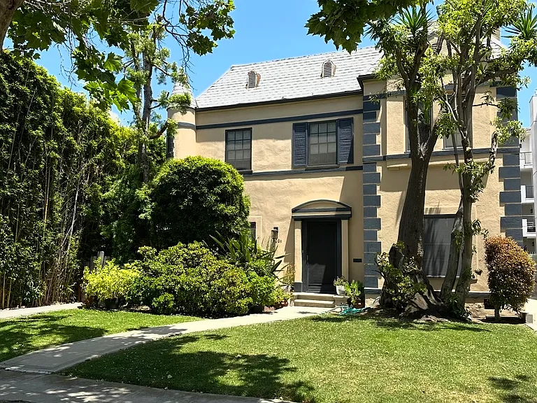 1506 S Sherbourne Dr #3 — Photo 1