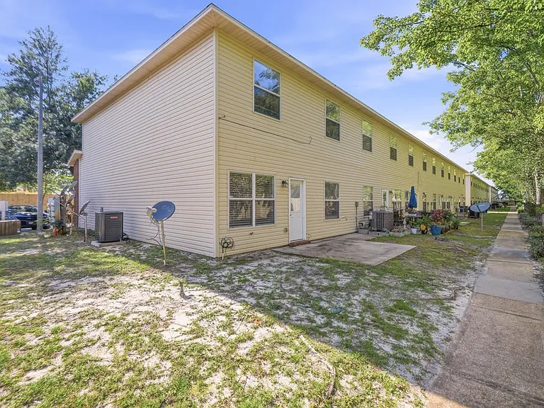 2168 Hadleigh Hills Ct — Photo 32