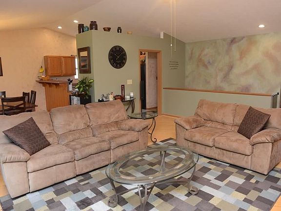 5th image of 5112 Sarah Cir