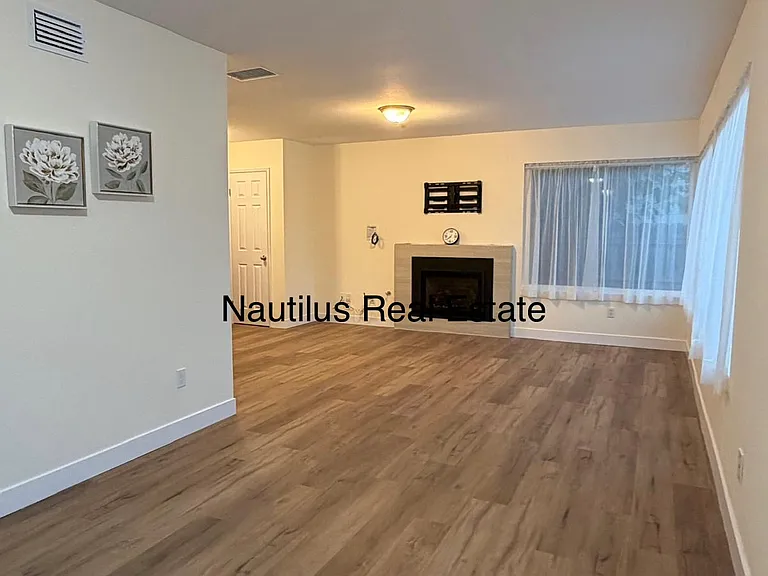 829 Givens St — Photo 13