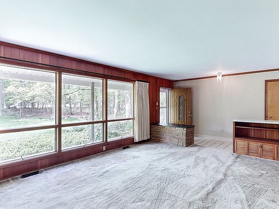4th image of 7780 Clarion Dr