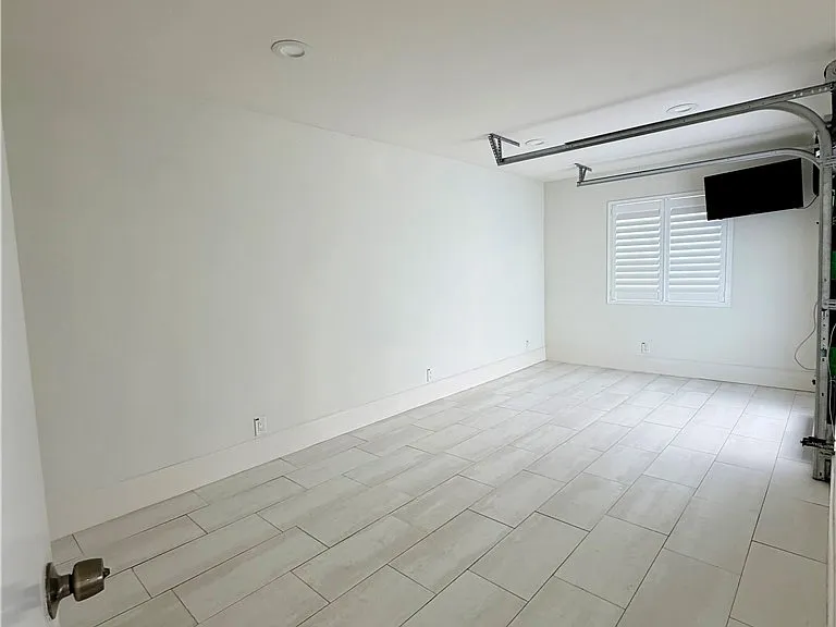 363 Newport Glen Ct — Photo 18