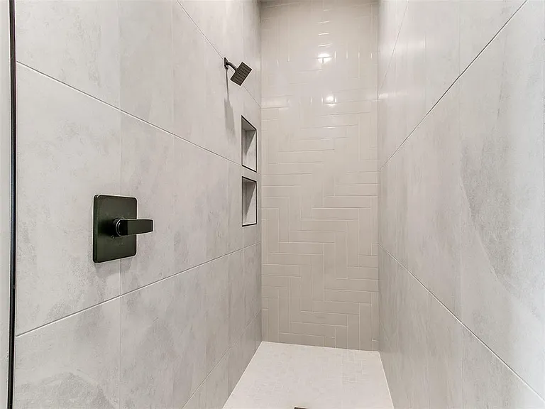 25198 Scarlett St — Photo 16