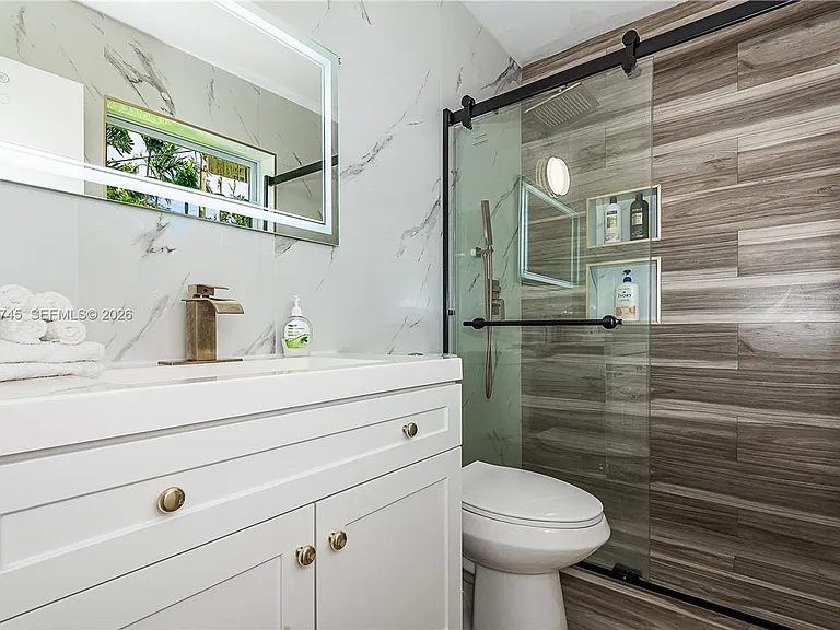 1521 Arthur St #1521 — Photo 1