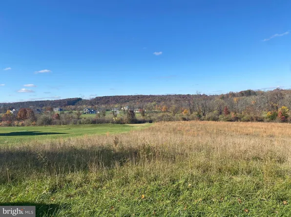 70 Dark Hollow Rd, Shermans Dale, PA 17090