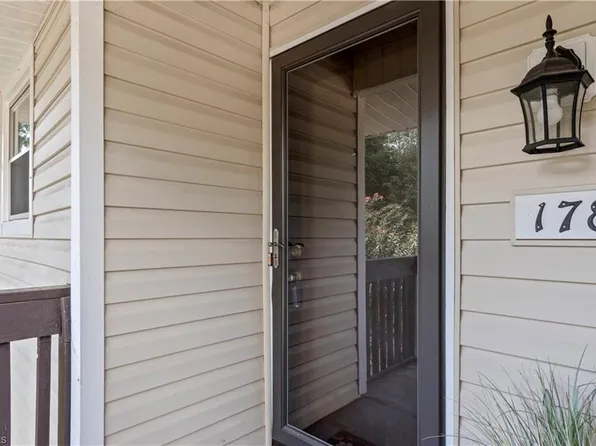 178 Driftwood Ln, Winston Salem, NC 27104